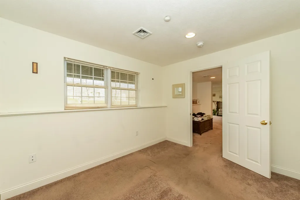 166 Hall Road Fremont NH 03044
