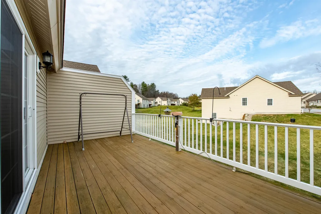 166 Hall Road Fremont NH 03044