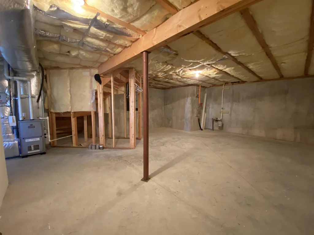 166 Hall Road Fremont NH 03044