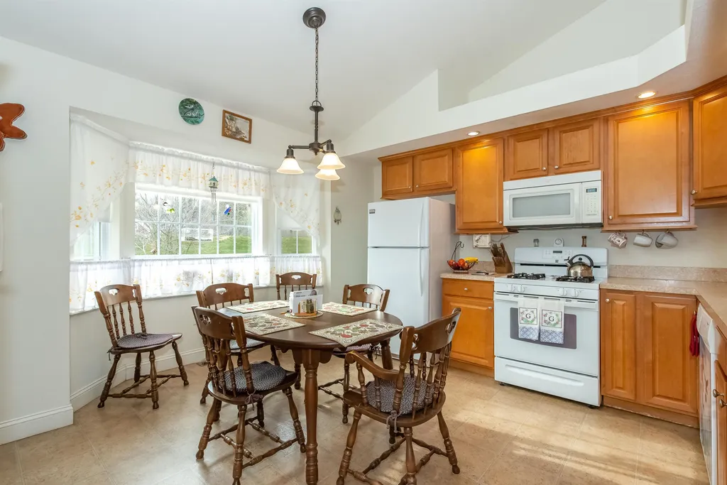 166 Hall Road Fremont NH 03044