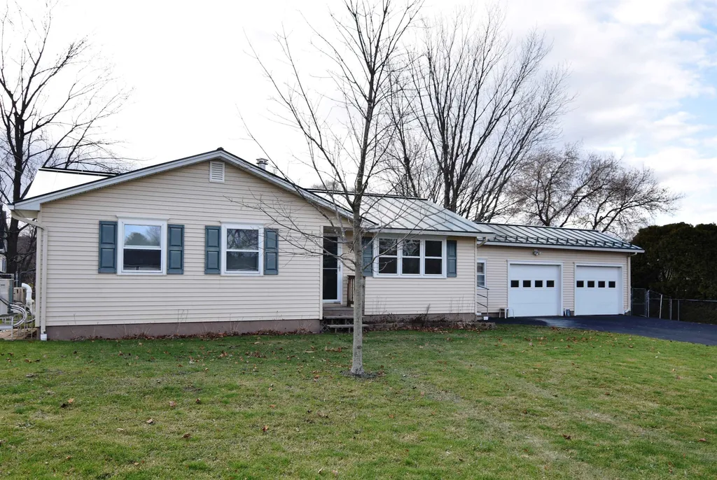 27 Maple Manor Vergennes VT 05491