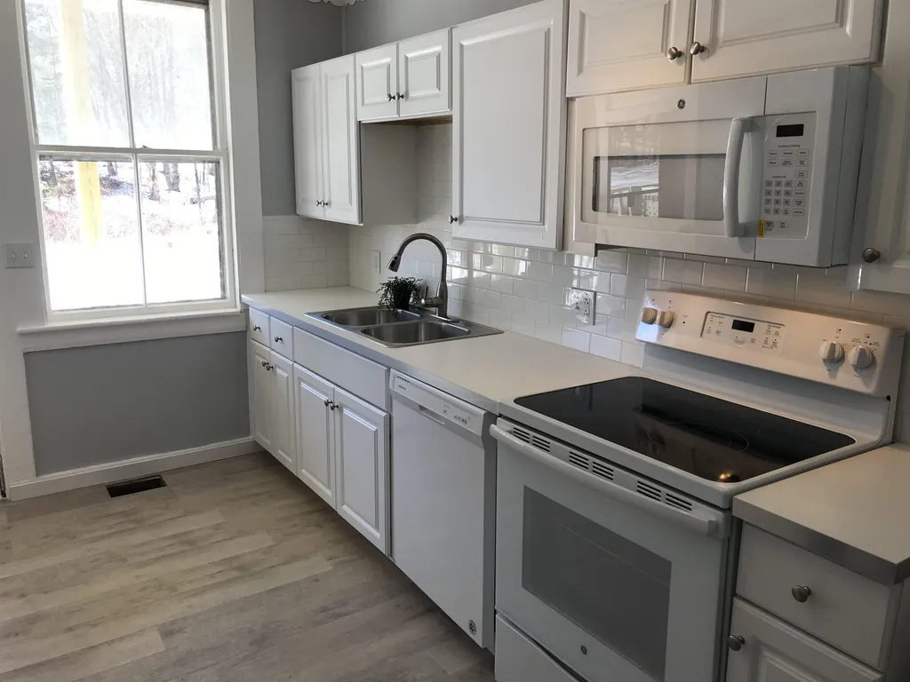 17 Snows Court Dover NH 03820