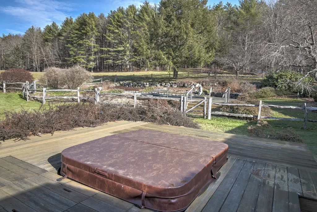 515 East Surry Road Surry NH 03431