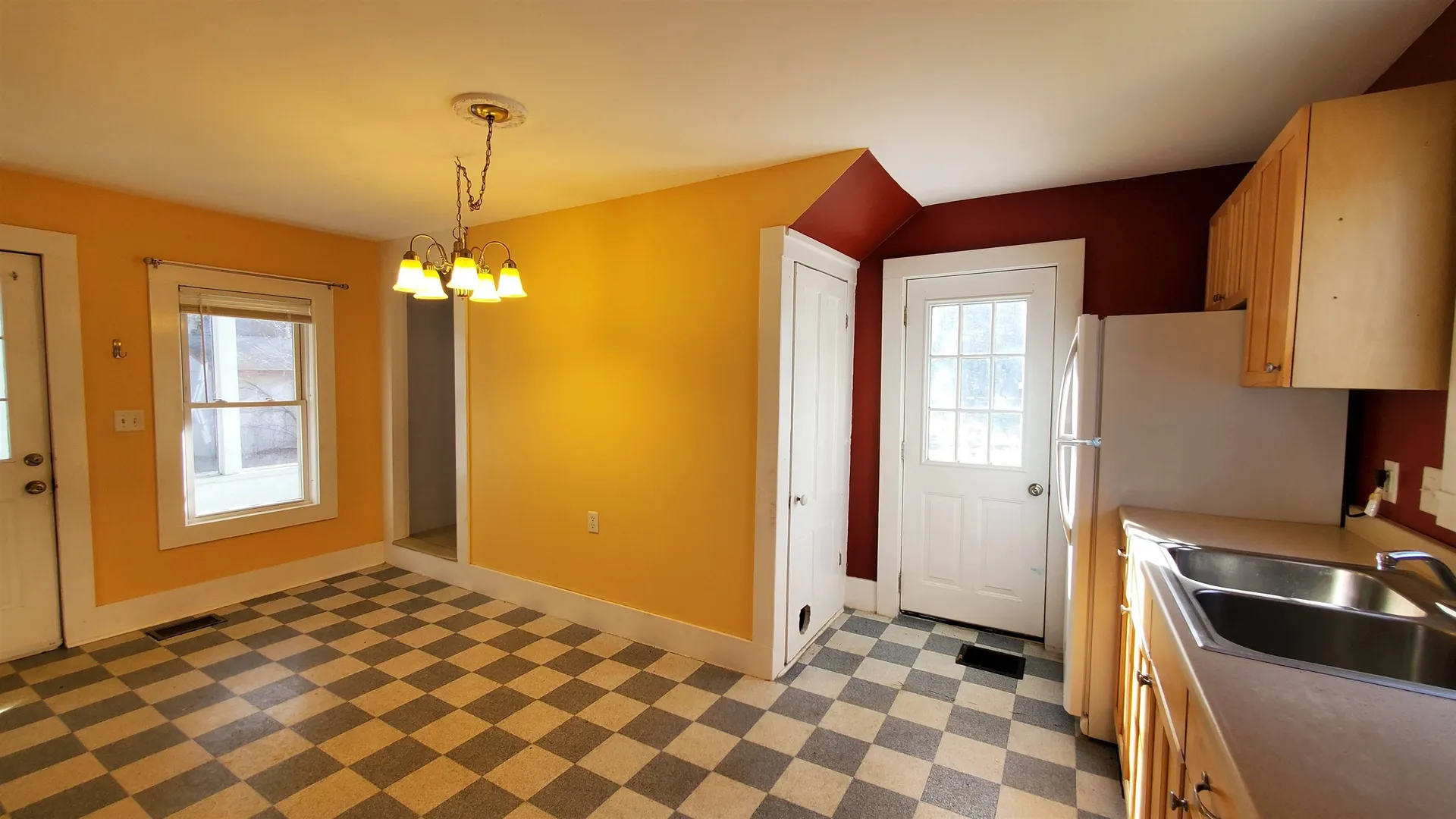 32 Chestnut Street Hartford VT 05088