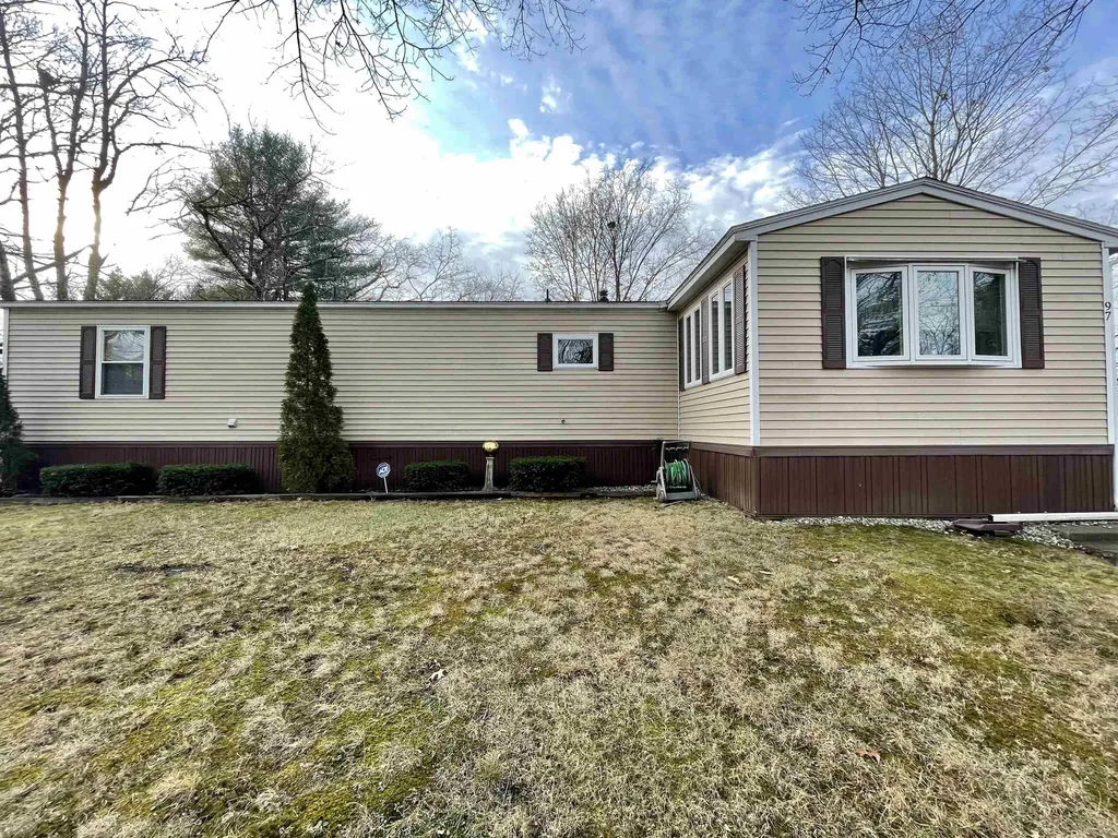 97 Cynthia Circle Seabrook NH 03874