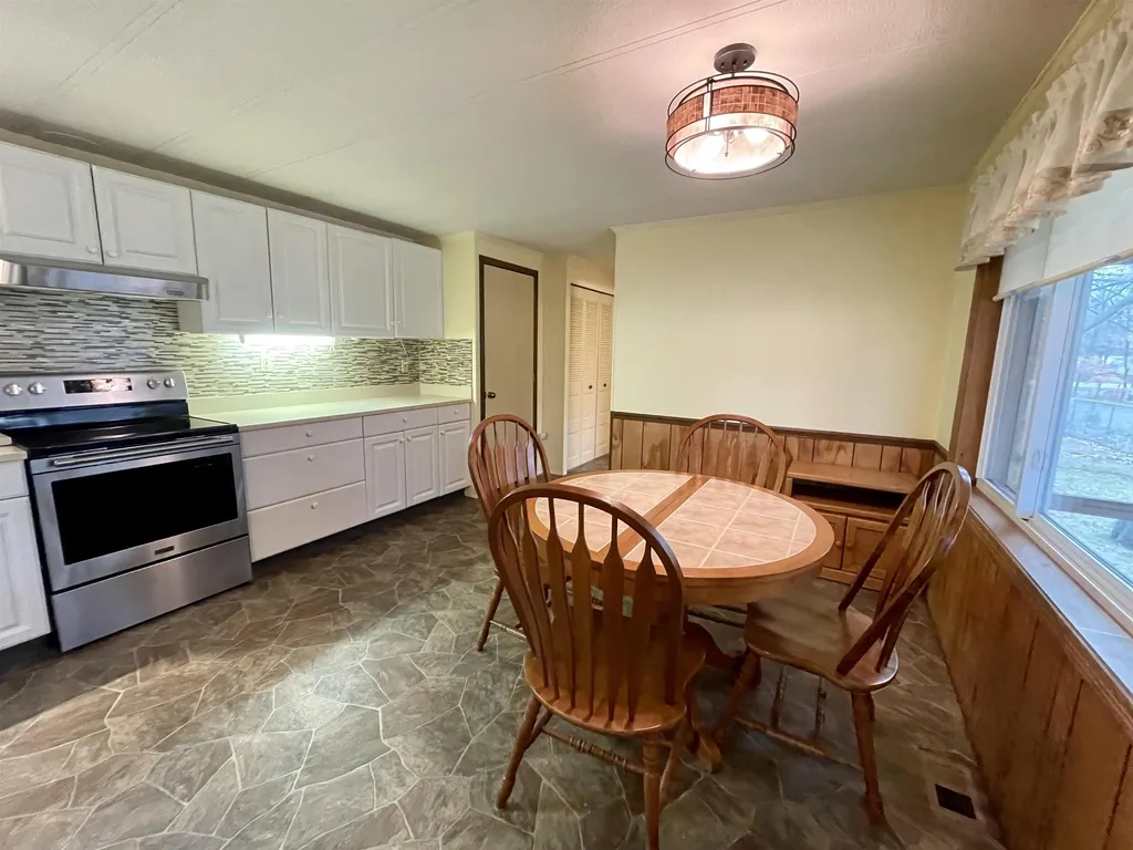 97 Cynthia Circle Seabrook NH 03874