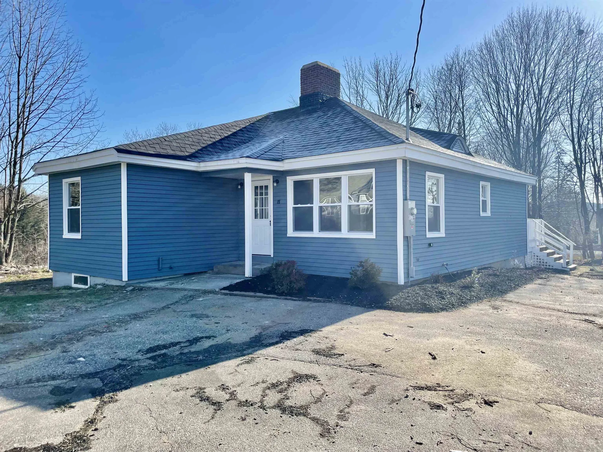 15 Lindy Street Pembroke NH 03275