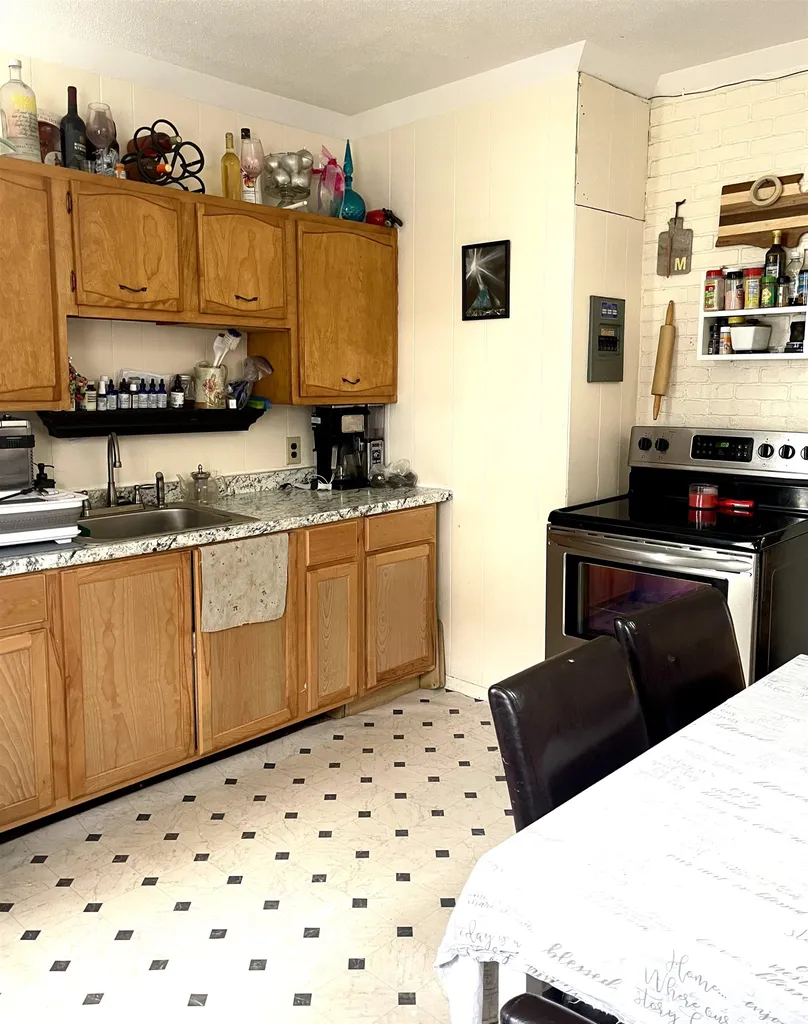 24 West Street Lebanon NH 03766