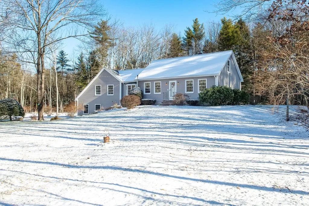 4 Beatrice Lane Newmarket NH 03857