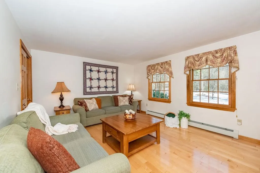 4 Beatrice Lane Newmarket NH 03857