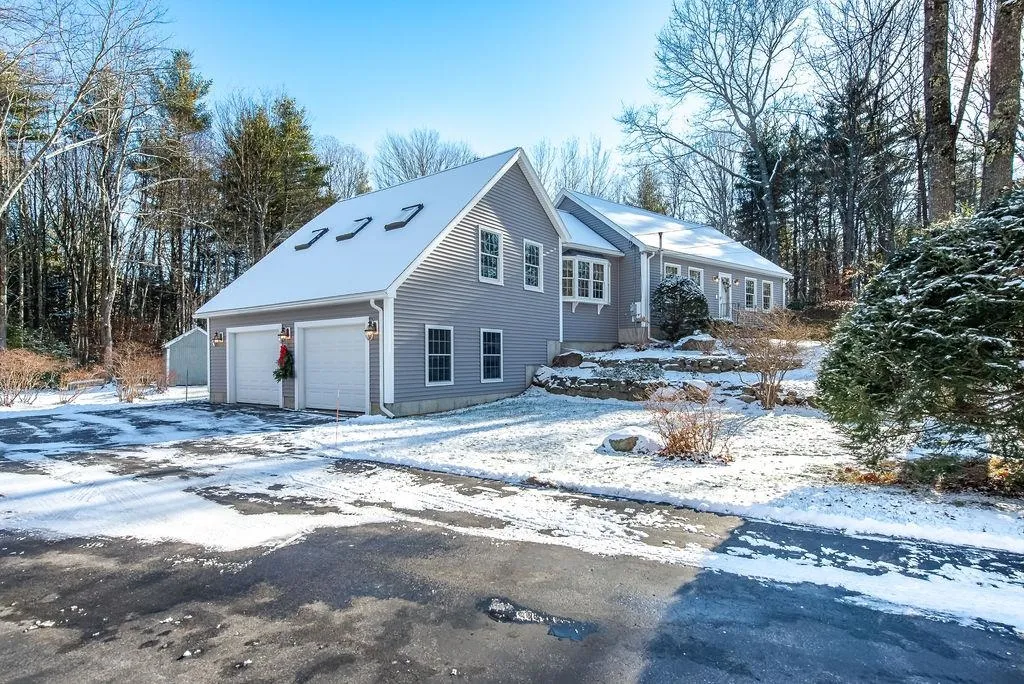 4 Beatrice Lane Newmarket NH 03857