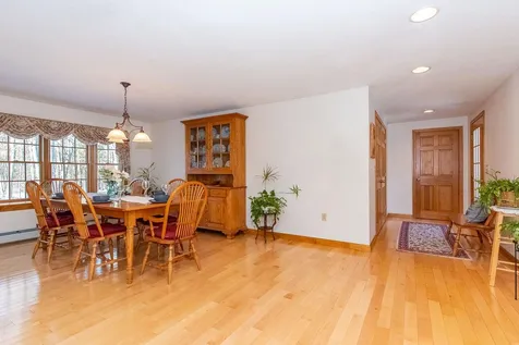 4 Beatrice Lane Newmarket NH 03857