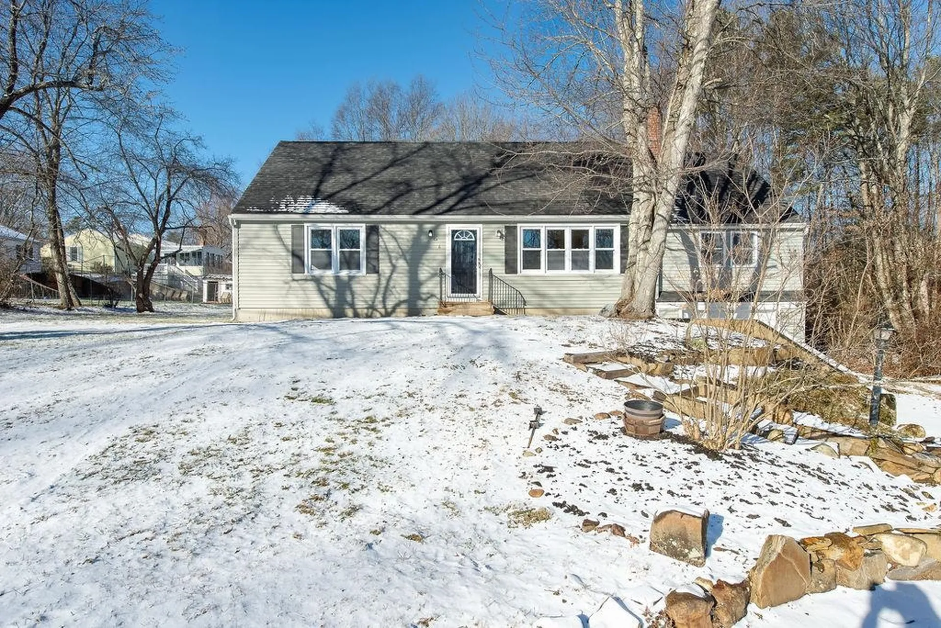6 Thomas Street Rochester NH 03867