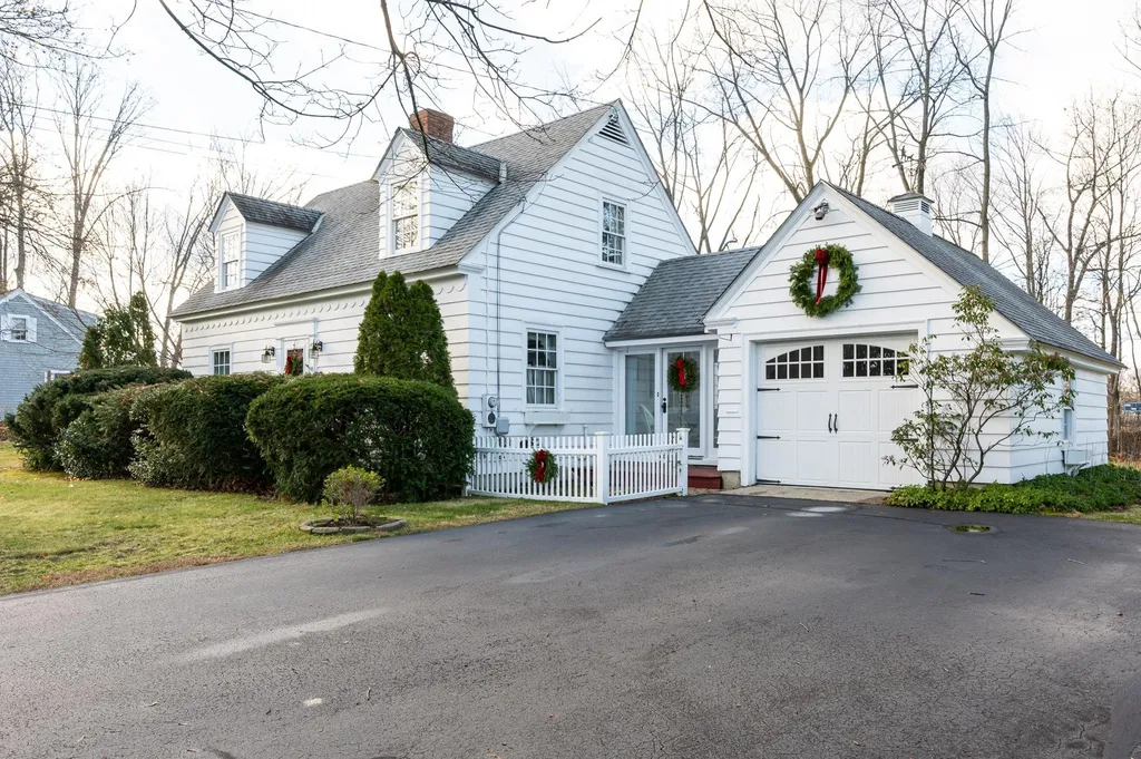 15 King Street Milford NH 03055