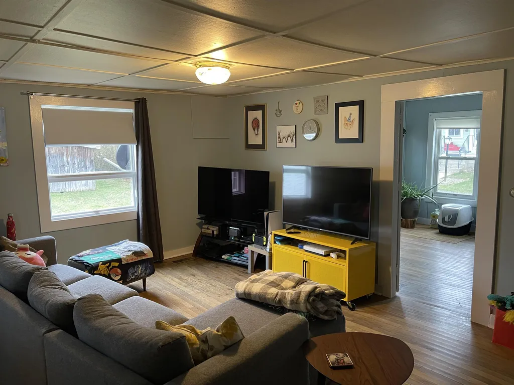 13 Maple Avenue Chelsea VT 05038