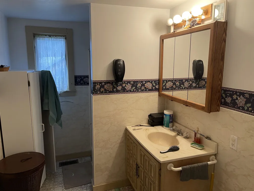 13 Maple Avenue Chelsea VT 05038