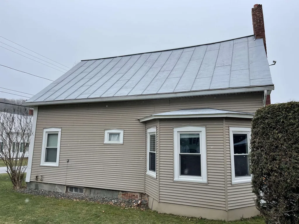 13 Maple Avenue Chelsea VT 05038