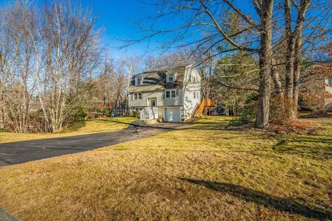 14 Melissa Drive Nashua NH 03062