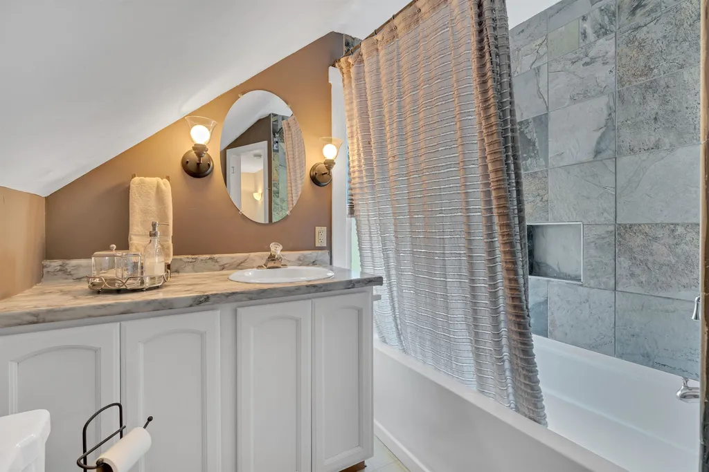 31 Sugar River Drive Claremont NH 03743