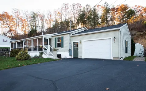 78 Freedom Hill Road Hampstead NH 03841