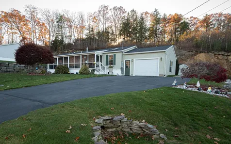 78 Freedom Hill Road Hampstead NH 03841