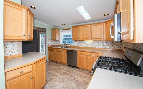 78 Freedom Hill Road Hampstead NH 03841