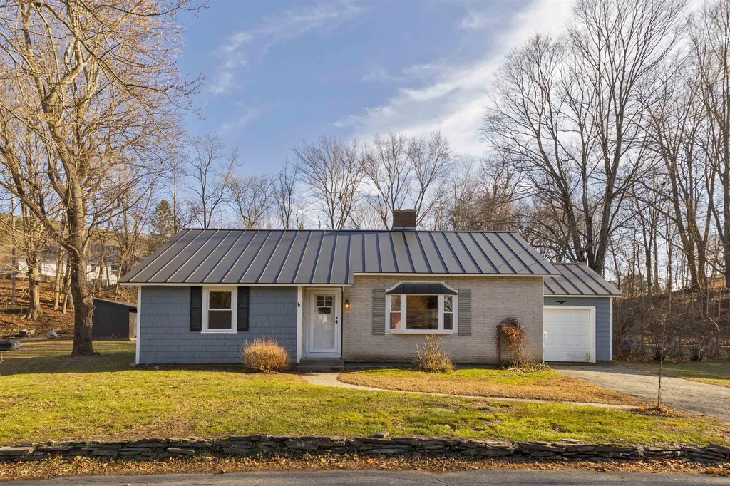 10 Estabrook Circle Lebanon NH 03766