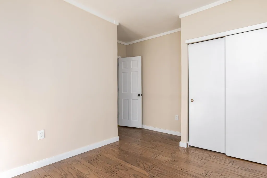 27 Lochwood Drive New Boston NH 03070