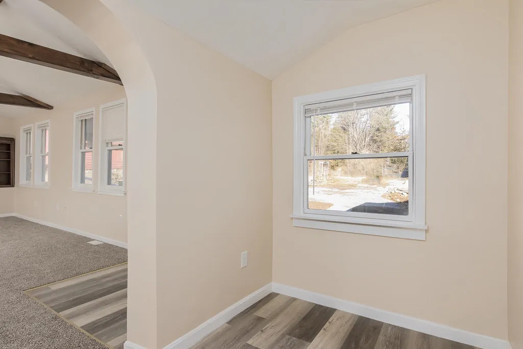 27 Lochwood Drive New Boston NH 03070