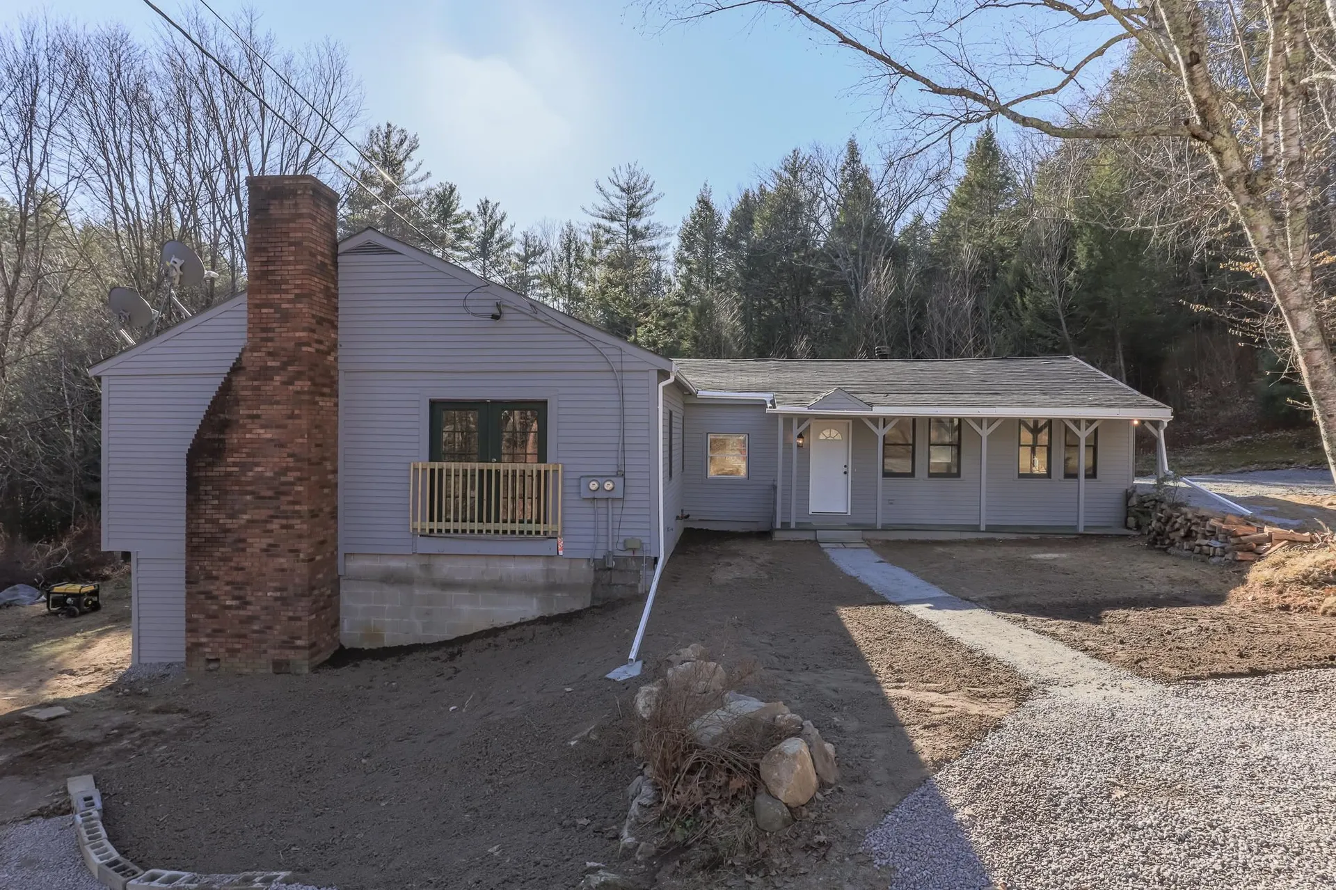27 Lochwood Drive New Boston NH 03070