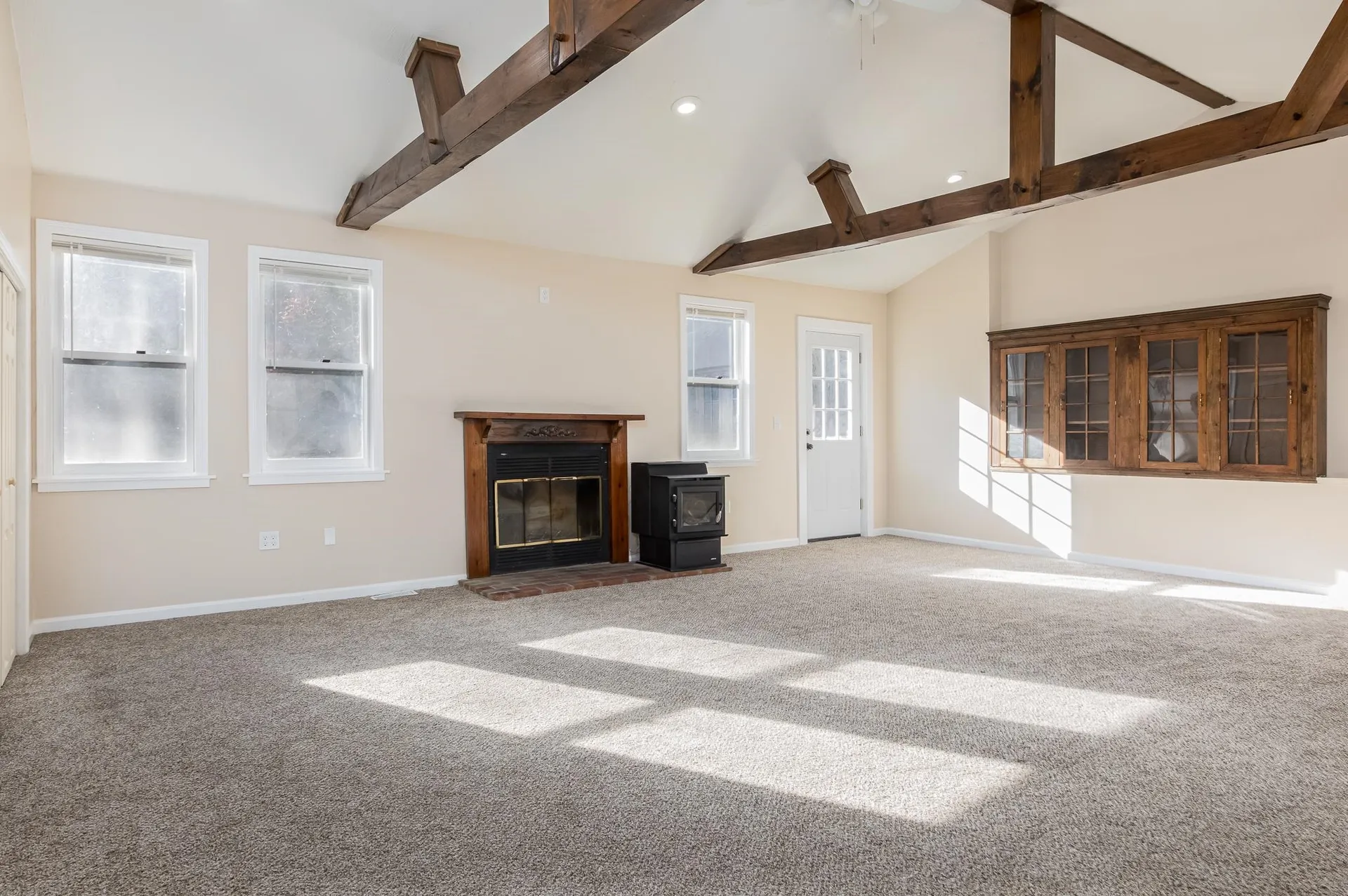 27 Lochwood Drive New Boston NH 03070