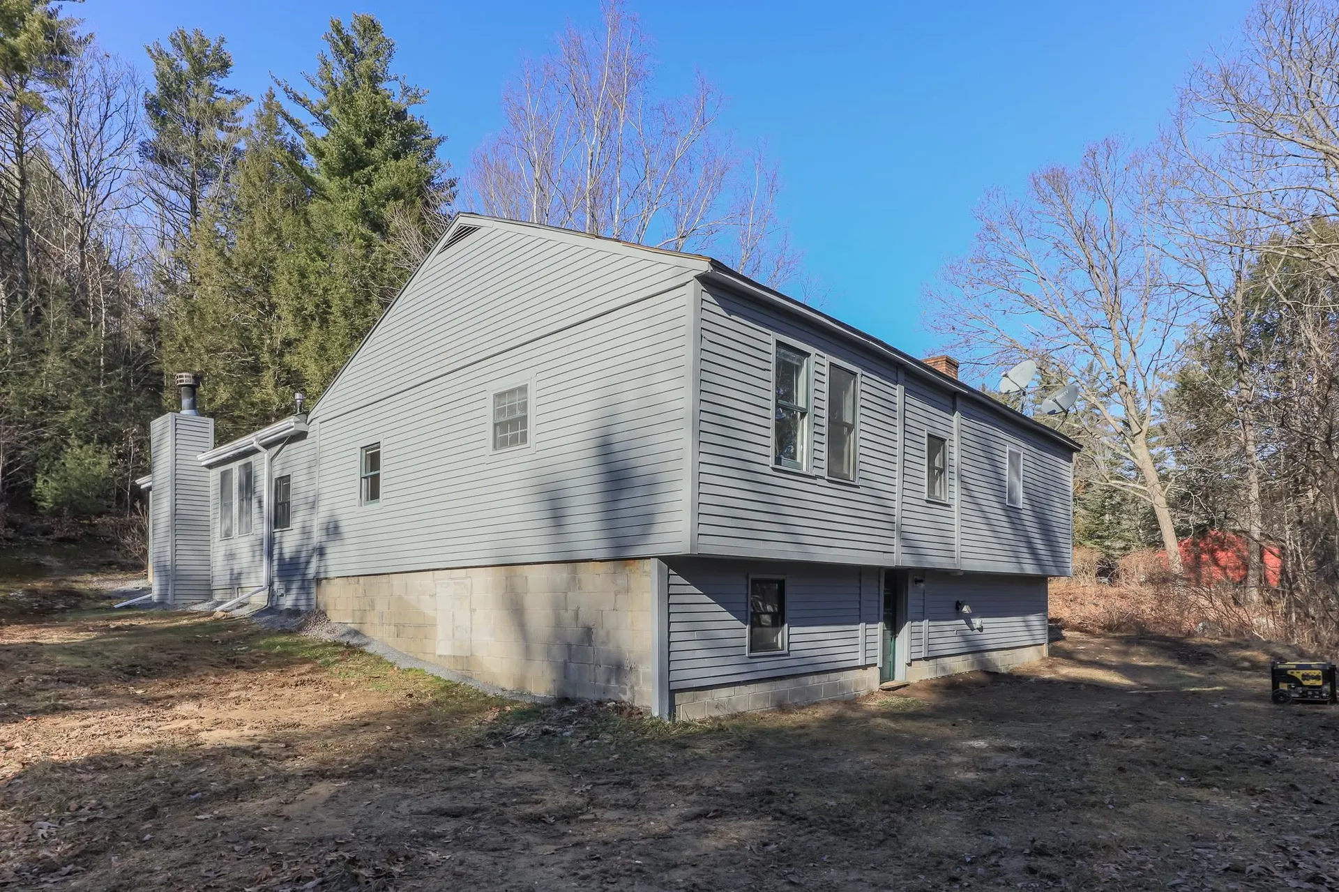 27 Lochwood Drive New Boston NH 03070