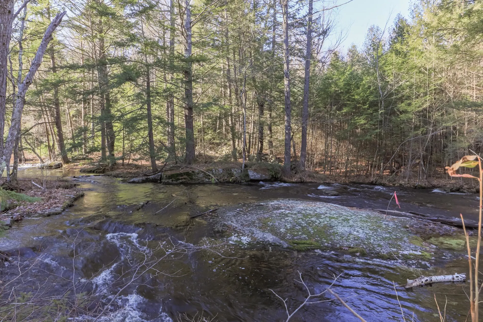 27 Lochwood Drive New Boston NH 03070