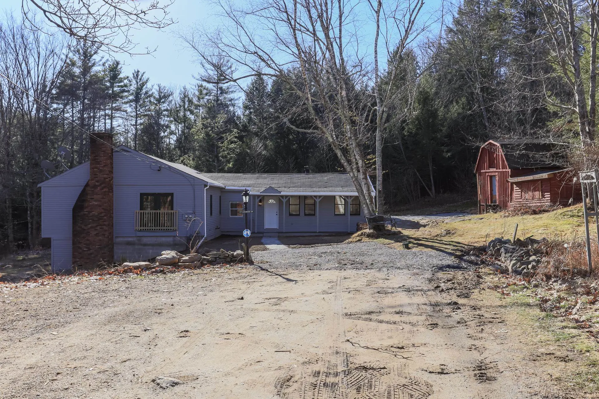 27 Lochwood Drive New Boston NH 03070