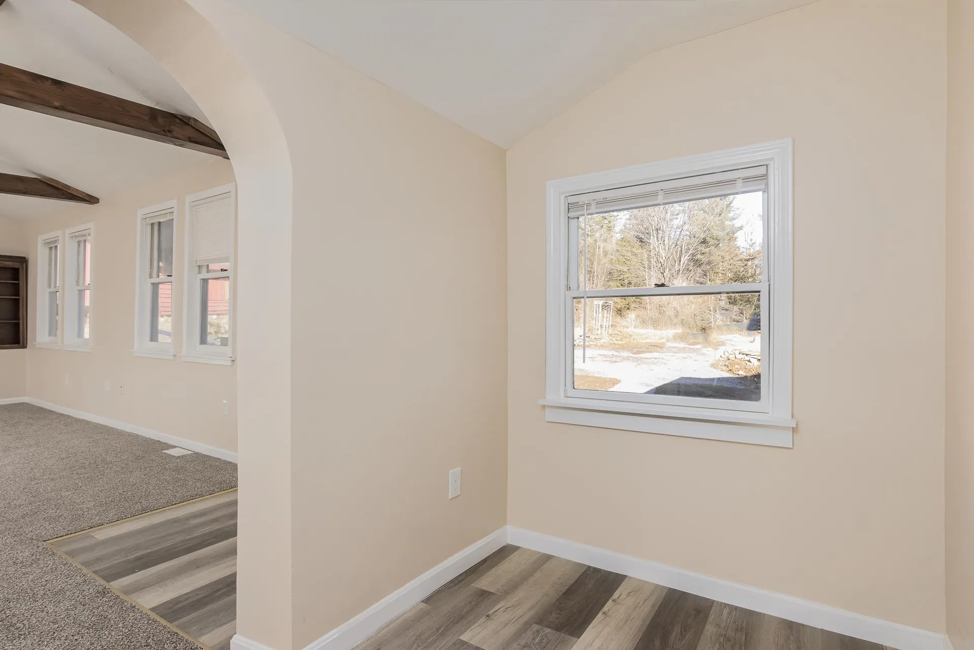 27 Lochwood Drive New Boston NH 03070