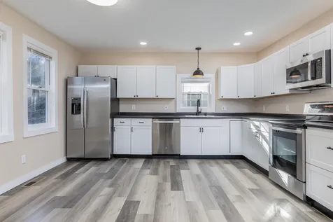 27 Lochwood Drive New Boston NH 03070