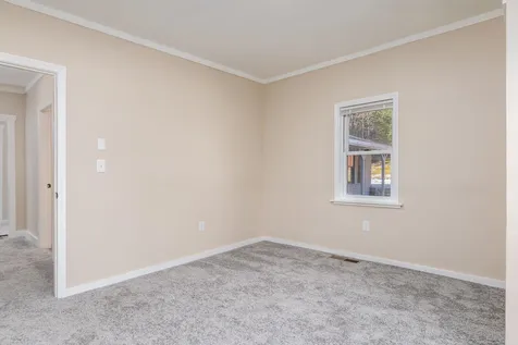27 Lochwood Drive New Boston NH 03070