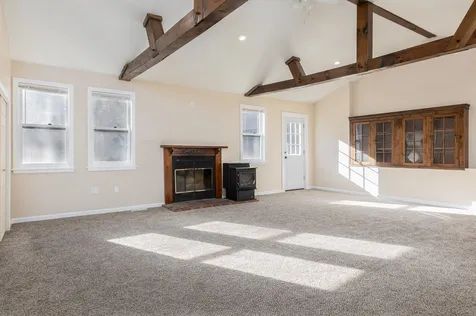 27 Lochwood Drive New Boston NH 03070