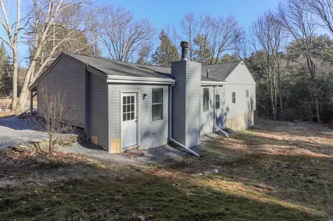 27 Lochwood Drive New Boston NH 03070