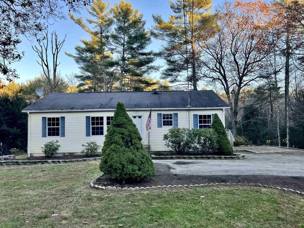 147 Long Shores Drive Barrington NH 03825