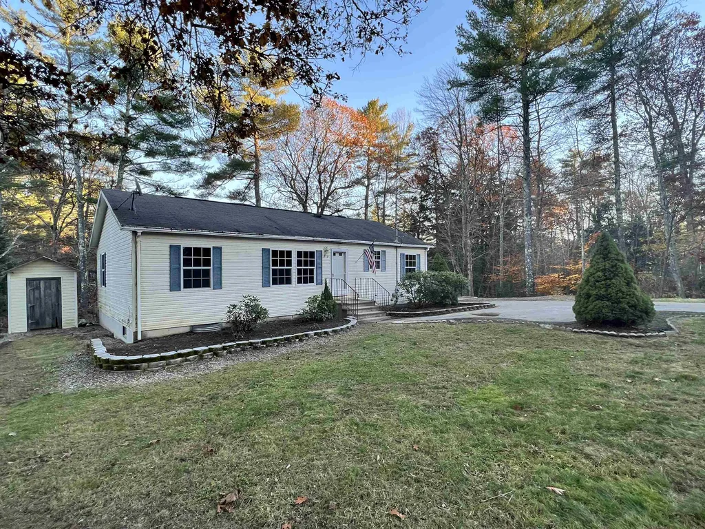 147 Long Shores Drive Barrington NH 03825