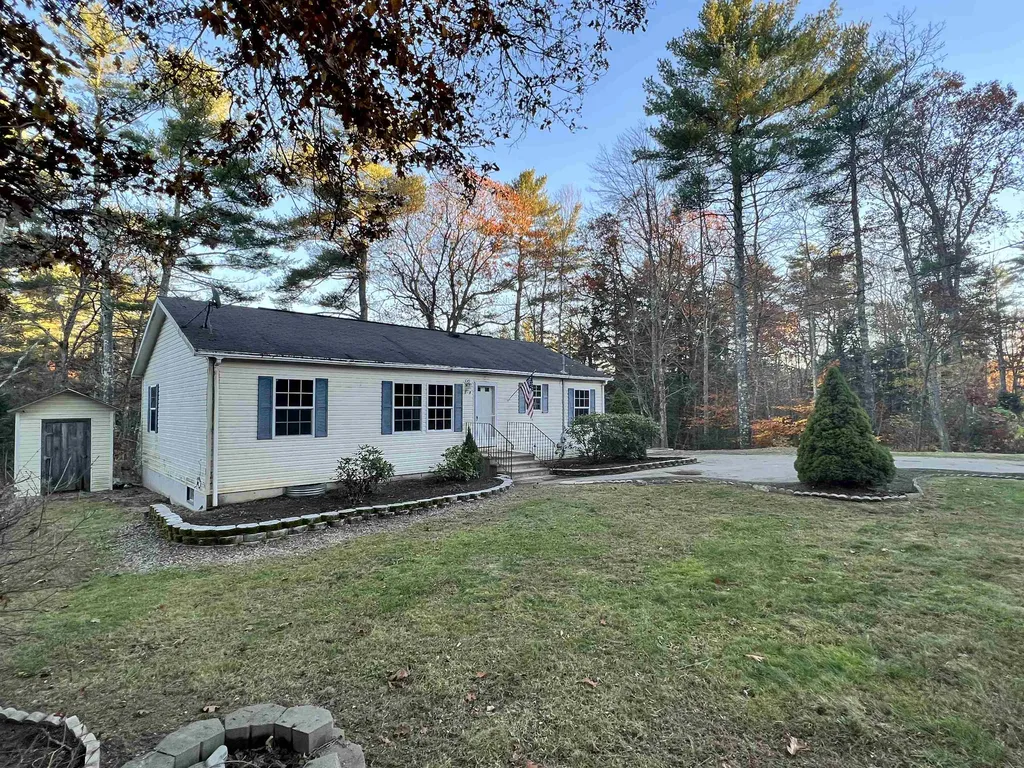 147 Long Shores Drive Barrington NH 03825