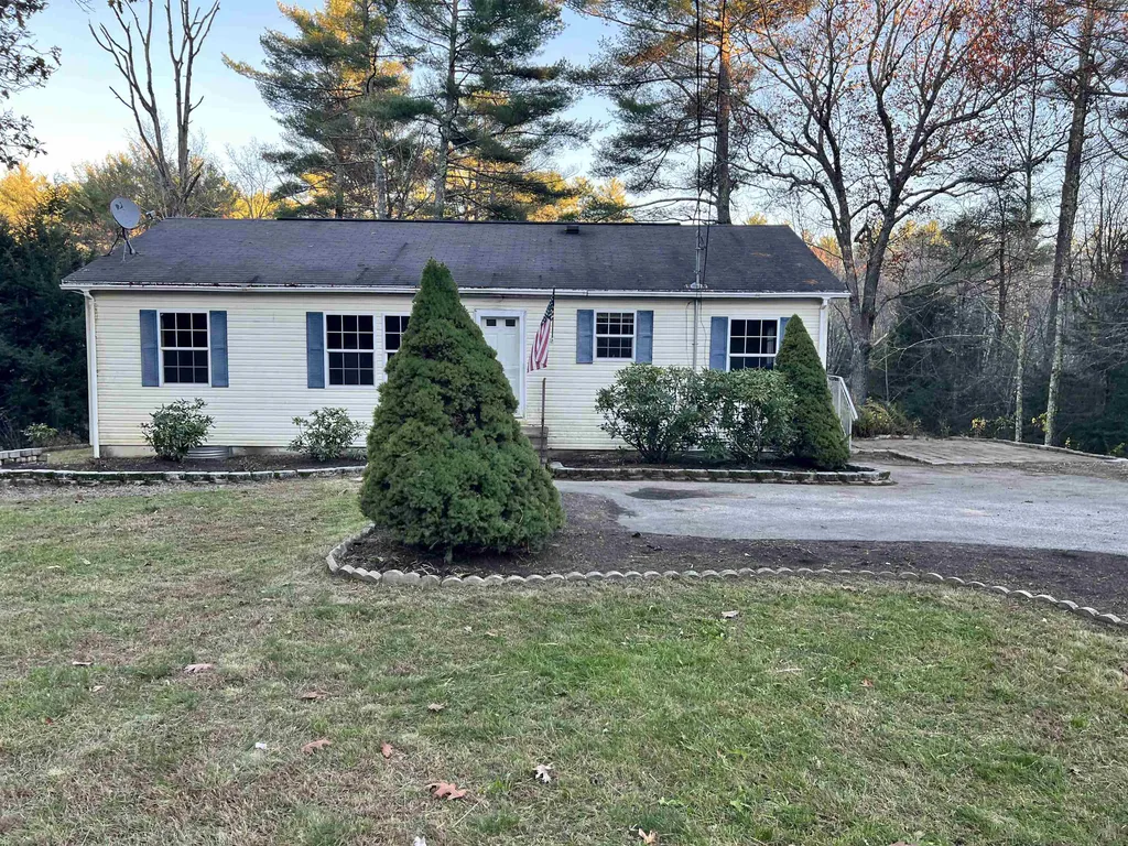 147 Long Shores Drive Barrington NH 03825