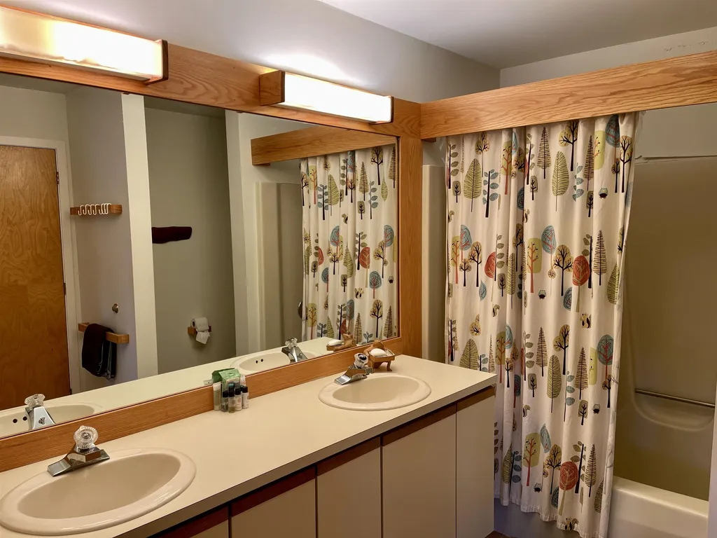 74 Broadway Road Warren VT 05674