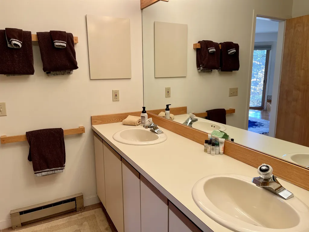 74 Broadway Road Warren VT 05674