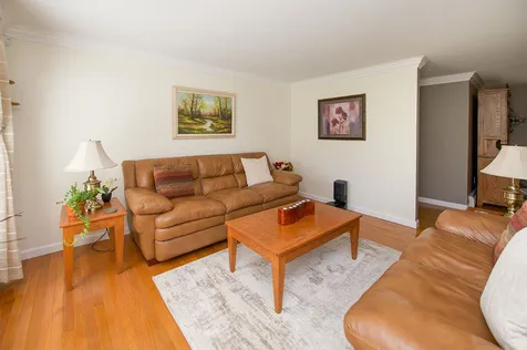 MLS: 4935300 MLS: 4935300