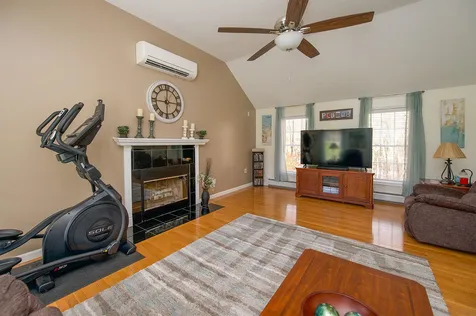 MLS: 4935300 MLS: 4935300