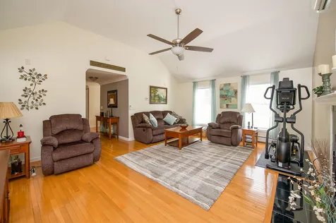 MLS: 4935300 MLS: 4935300