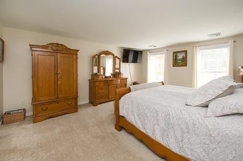 MLS: 4935300 MLS: 4935300