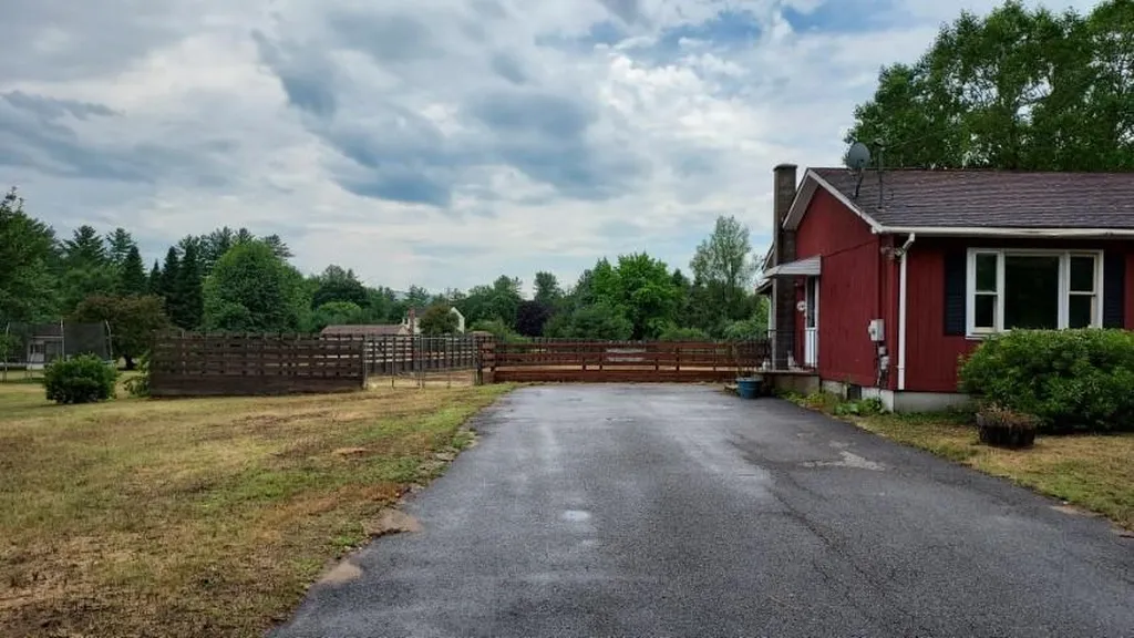 11 Troy Hill Road Swanzey NH 03446